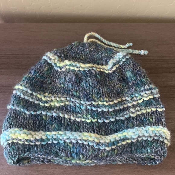Knit Blue and Green Beanie Cap Hat - Picture 3 of 7
